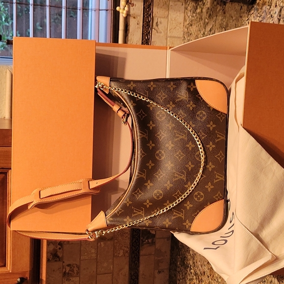Louis Vuitton Handbags - LOUIS VUITTON MONO HANDBAG, MINT!! BOULOGNE 30 - WITH BOX & DUSTER!!